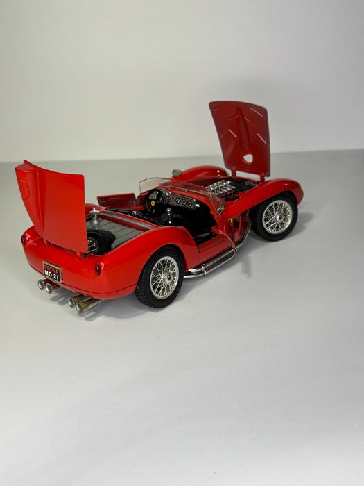 Machetă 1:18 Ferrari 250 Testa Rossa (1957) (Producător Bburago)