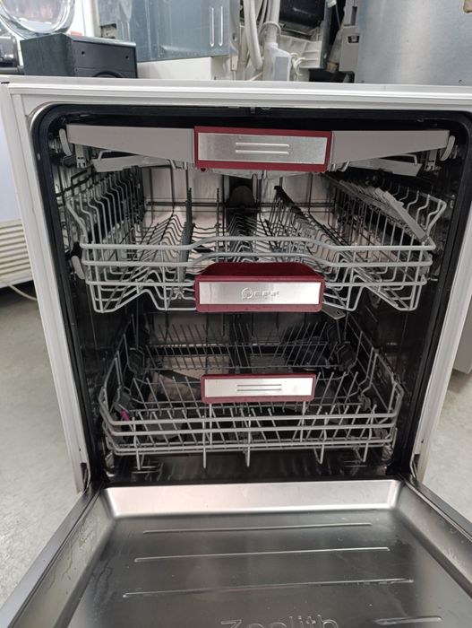 Съдомиялна машина за пълно вграждане NEFF 60см