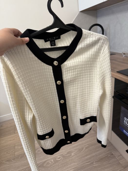 Продам женскую кофту