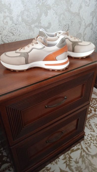 Продам новые кроссы‼️