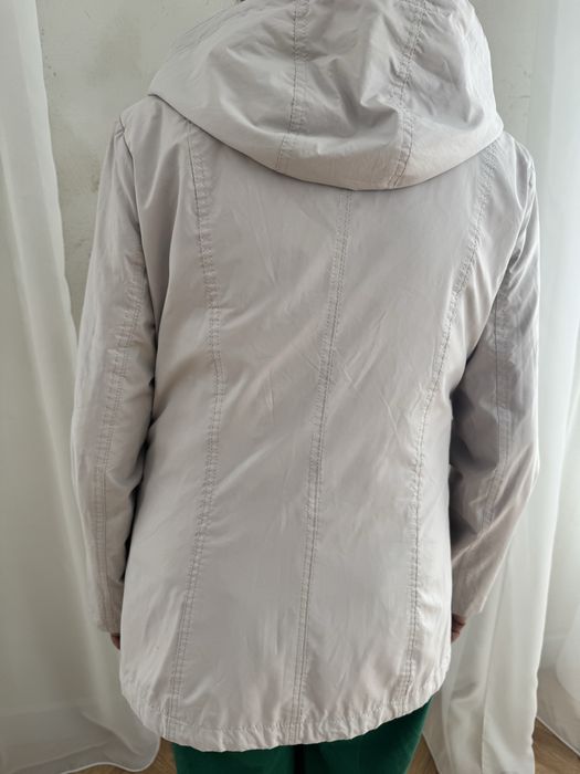 Ветровка женская