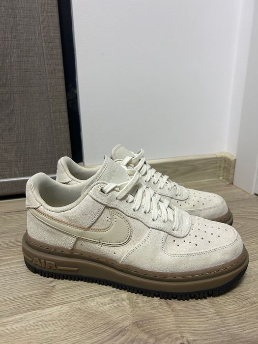 Adidasi Nike air force 1 Luxe marimea 45