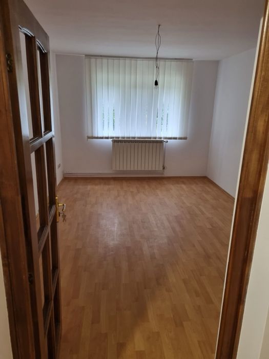 De inchiriat Apartament 2 camere centru et 1