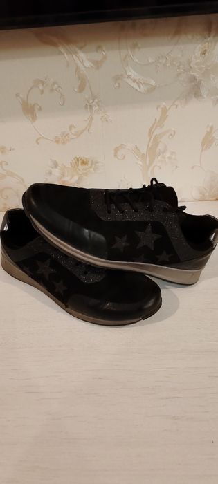 Skechers  ARA  mărimea 40 -26 cm - negri - ediție limitată -Superbi
