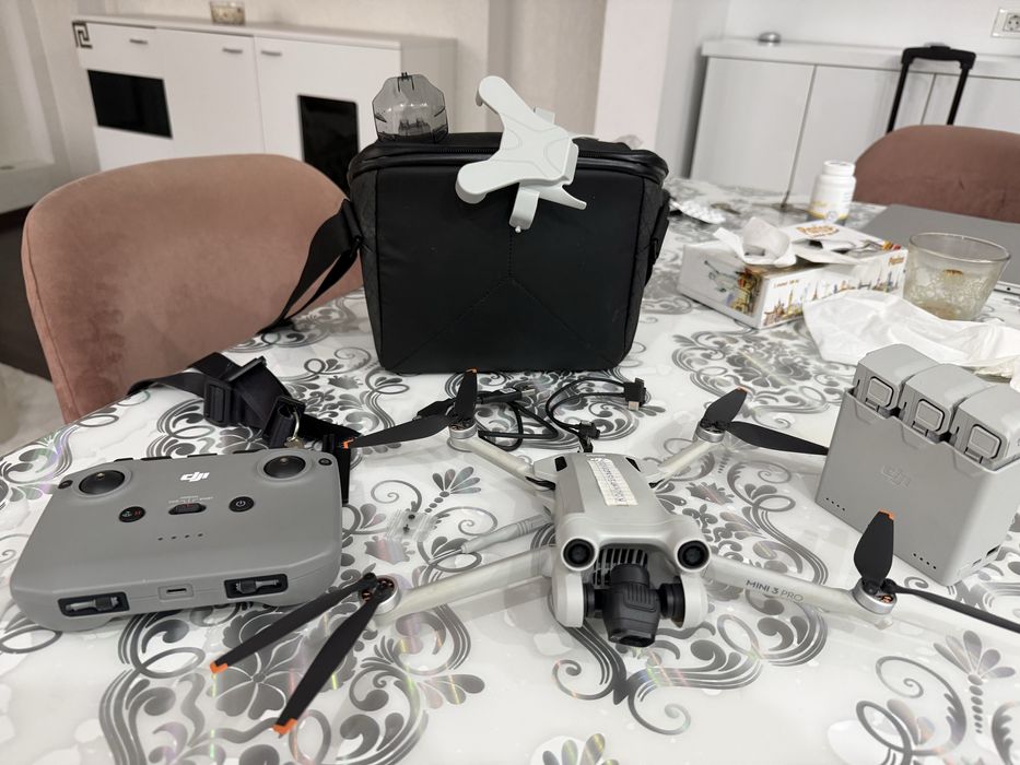 Dronă DJI Mini 3 Pro Fly More Combo, stare foarte bună