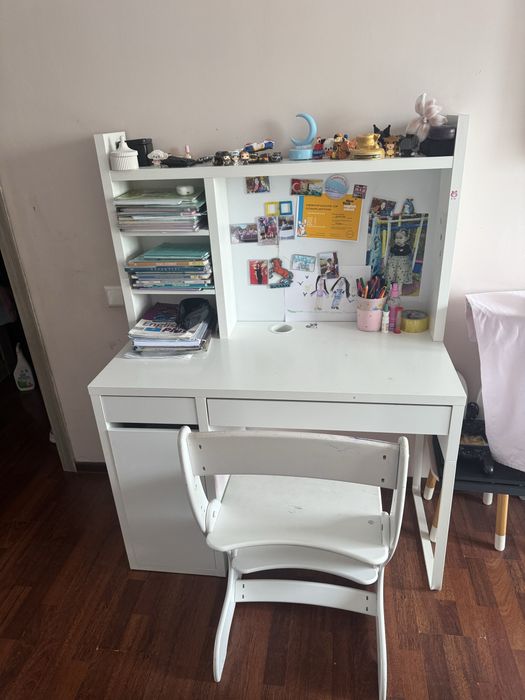 Продам комплект Ikea ( кровать , стол,стульчик)