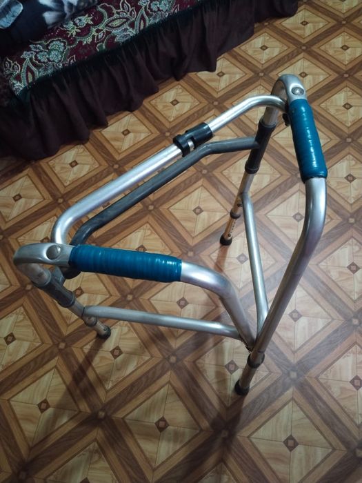 Продам новый ходунки