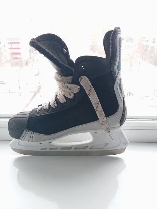 Коньки хоккейные