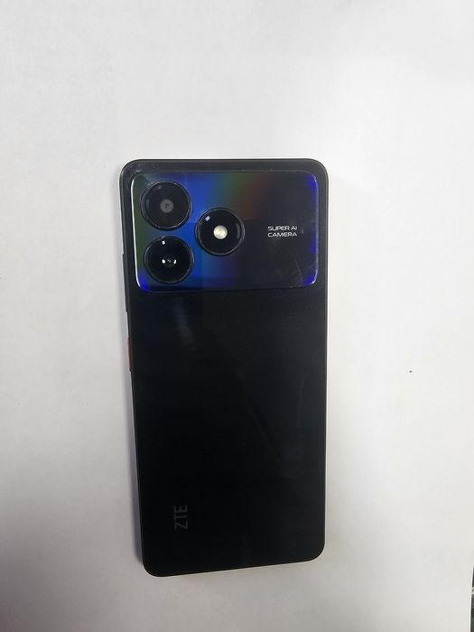 ZTE  Blade  A36.