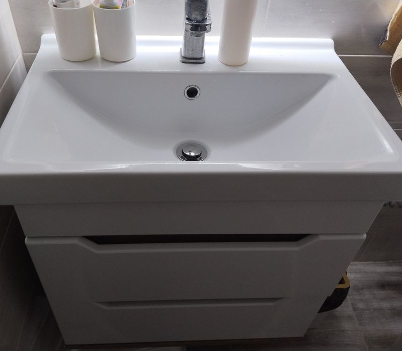 Продам тумбу с раковиной