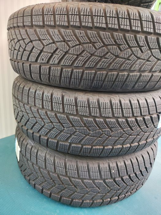 4 бр зимни 215/65/17 Goodyear