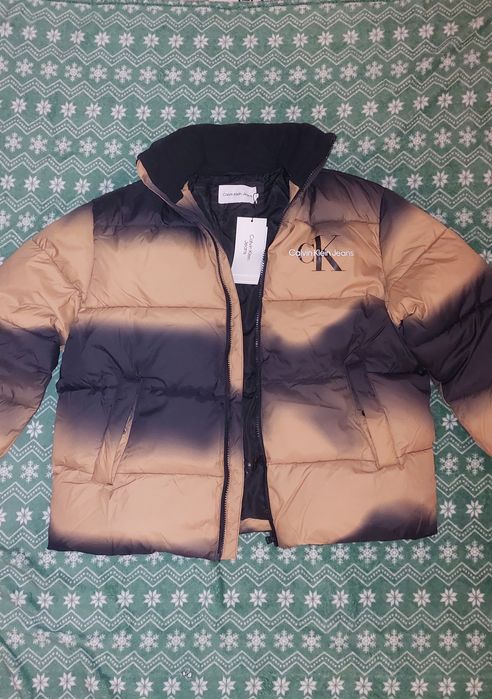 Vând geaca CK și MK