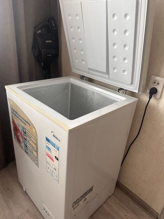 Продам морозильник