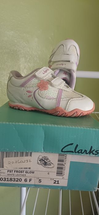 Обувки и маратонки CLARKS