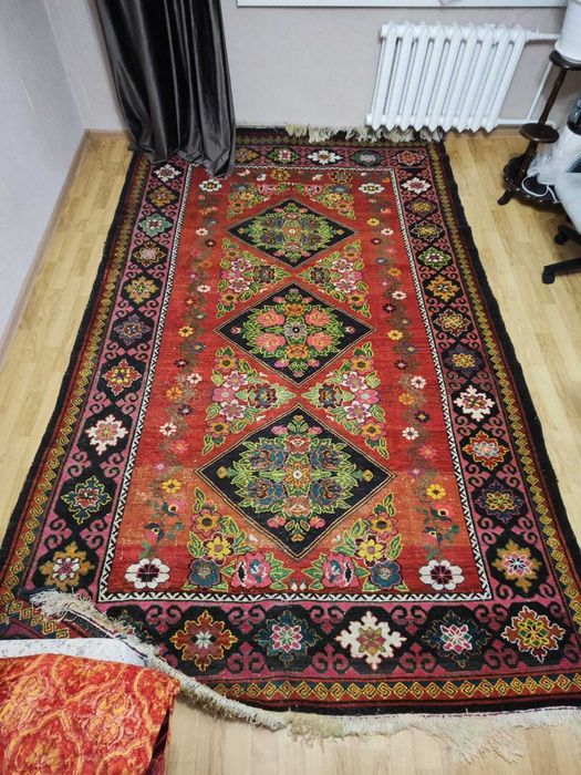 Ковер ручной работы