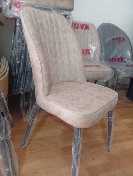 Kafe oshxona restoran uy ovqatlanish uchun stol stul