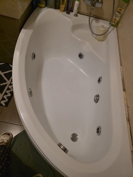 Cada cu hidromasaj