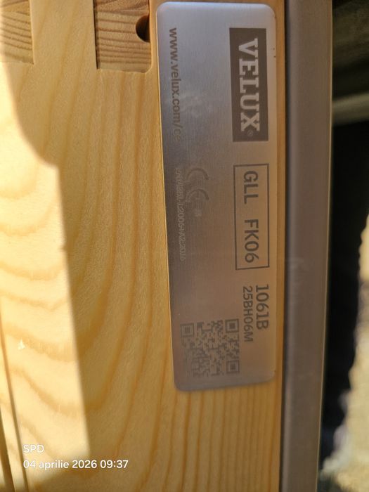 Geamuri mansardă Velux,Dakea.