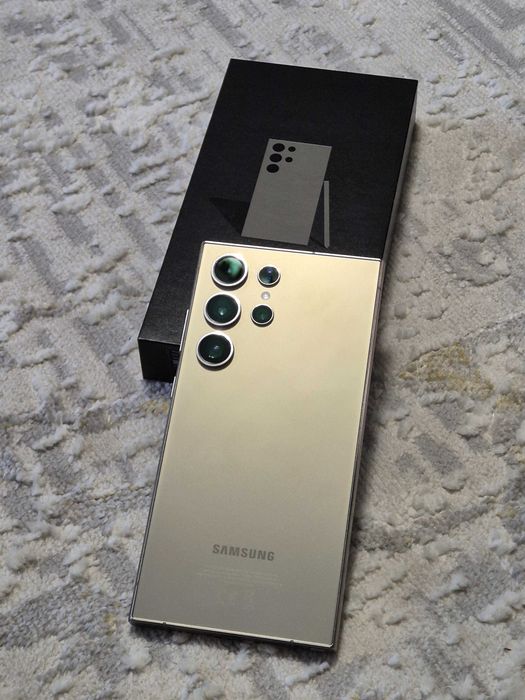 Продам Samsung S24 Ultra 256 gb, white