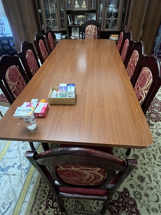Стол и стулья сатылады!