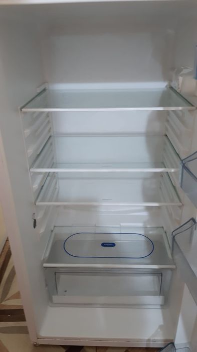 Vând Frigider Whirpool