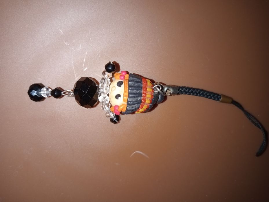 Брелки и браслеты для девочек