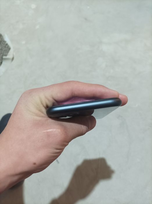 Iphone 11 qora 64gb