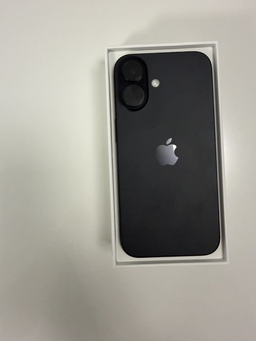 Iphone 16 , stare ca nou , negru mat