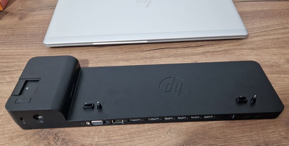 Laptop HP elitebook 850 G5, i5 gen8, SSD  512 GB , 16 gb RAM, docking