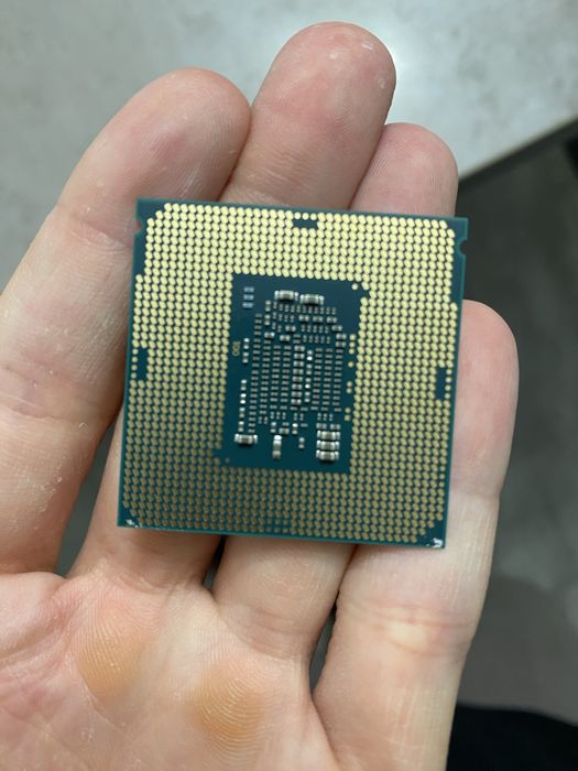 Intel i7 6700 + cooler stock