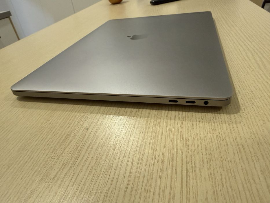 Macbook pro 16 512gb