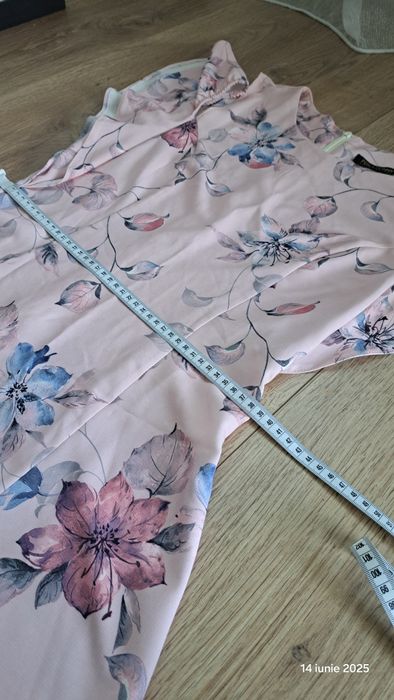 Rochie de zi roz inflorat