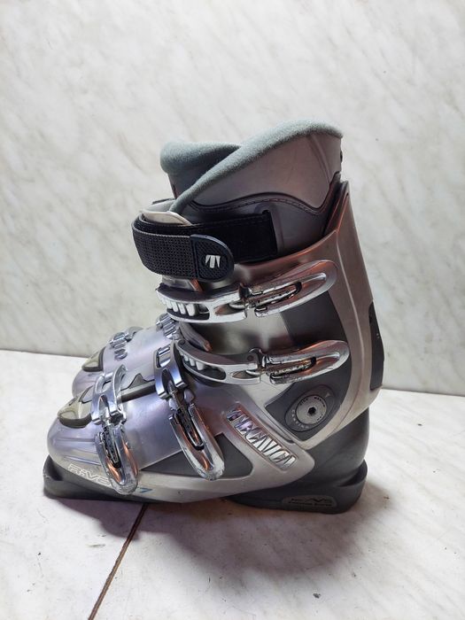 Clapari ski schi Tecnica mondo 25-25,5 corespunde mărimii 38,5-39,5