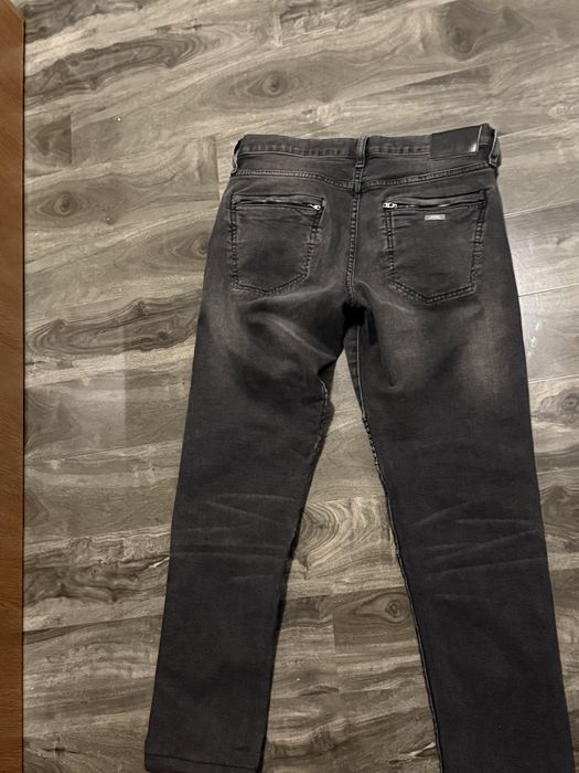 vand blugi armani originali