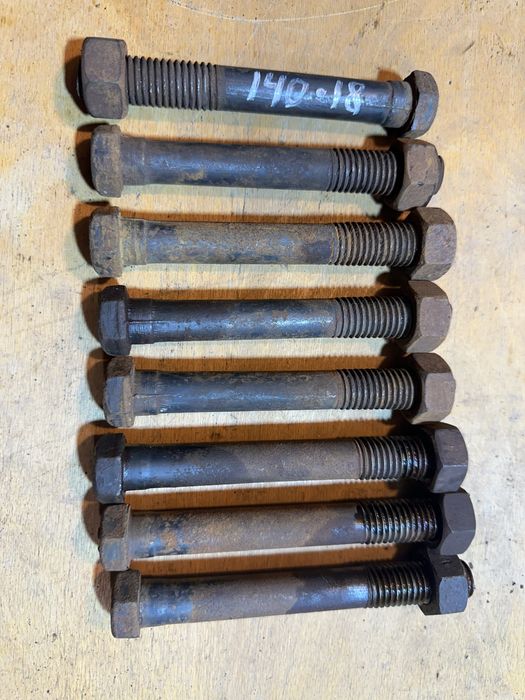 Продаю болты и шпильки