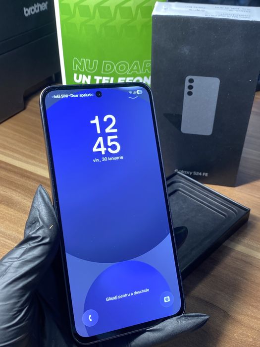 Samsung Galaxy s24 FE• 256 GB • Graphite