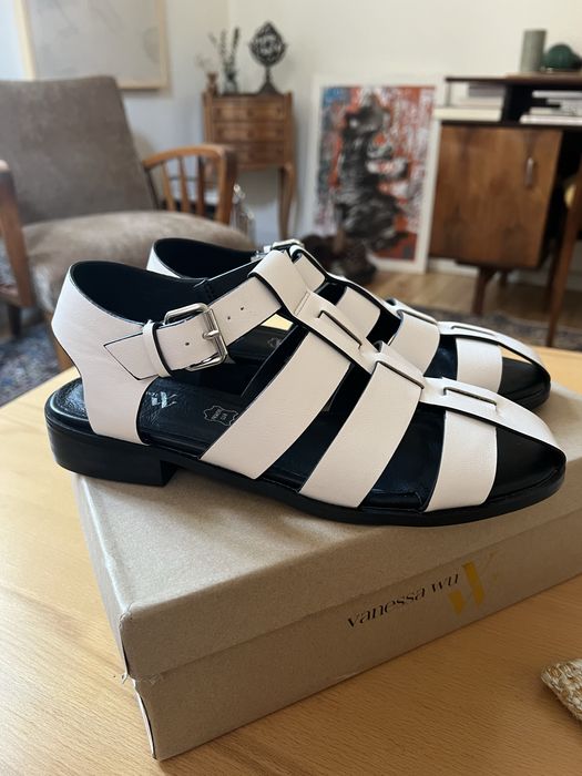 Vanessa Wu кожени сандали 39