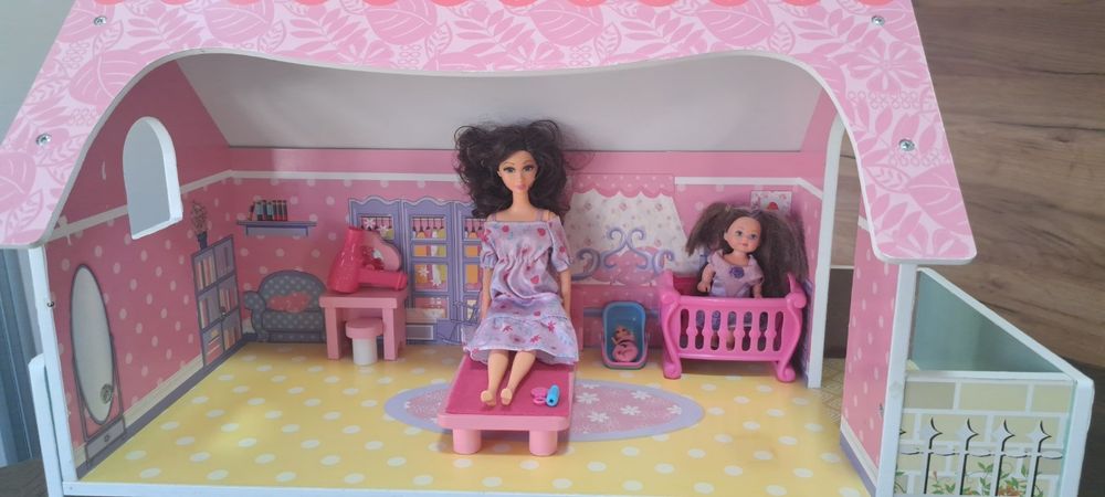 Къща за кукли  с аксесоари