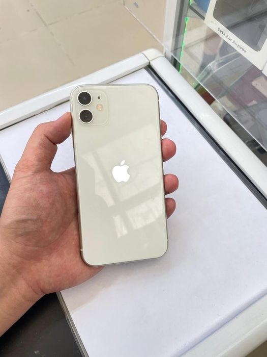 Айфон 11 64г белый обмен с21