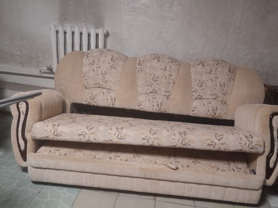 Диван в хорошем состоянии