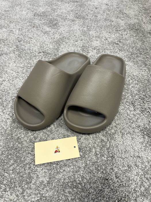 Papuci stil Yeezyslides