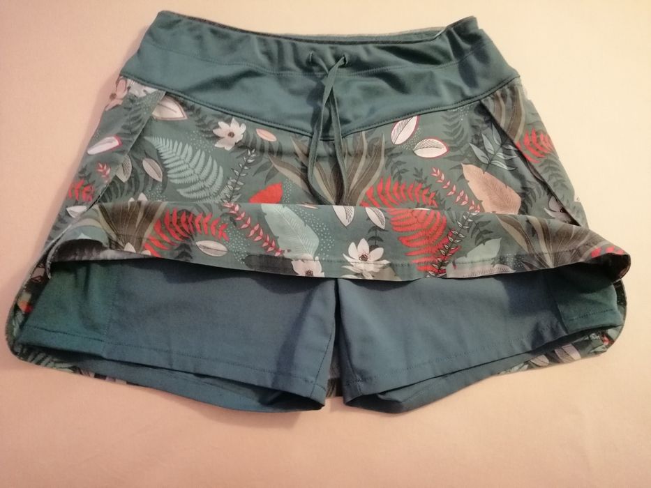 Пола с шорти размер 36, XS