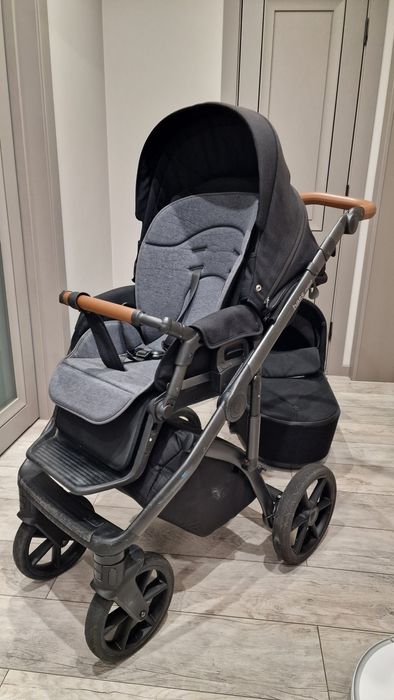 Продам детскую коляску ROAN