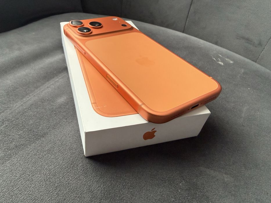 Apple Iphone 17 Pro Max  , Portocaliu , 256GB , Impecabil , Ca nou.