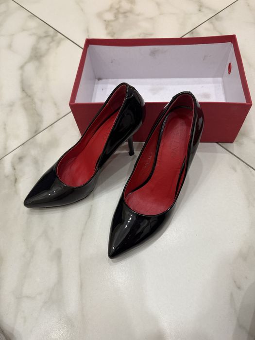 Черные туфли лакированные 35 размер