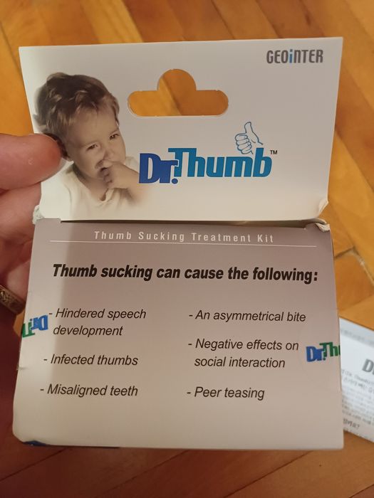 1. Dr Thumb. Dispozitiv prevenție sugari, suptul degetului.