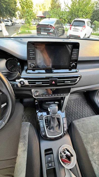 Продаётся Kia Seltos 1.6 T-GDi DCT 2WD