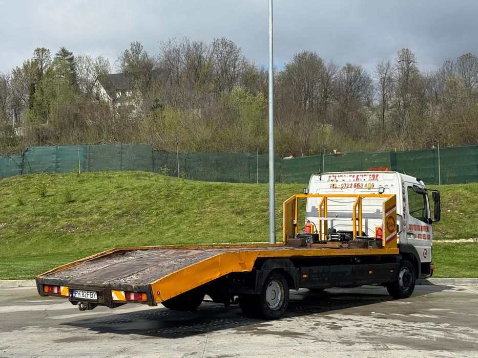Auto platforma Mercedes Atego 7,5 t / troluiu nou .