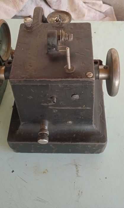 Мех тикадиган машинка . Скорняжная .