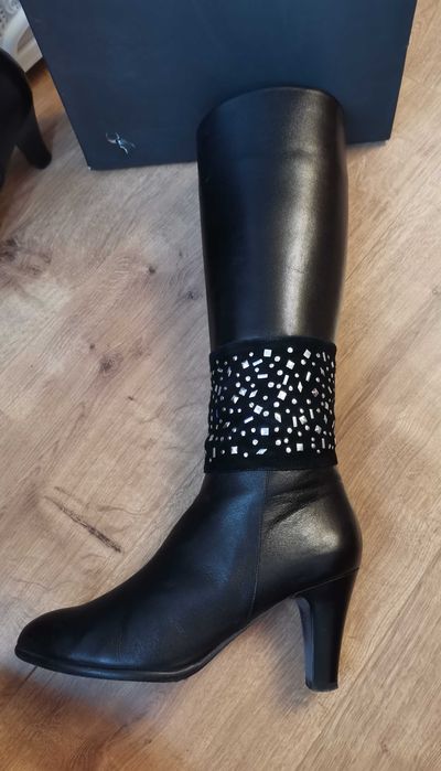 Дамски кожени ботуши